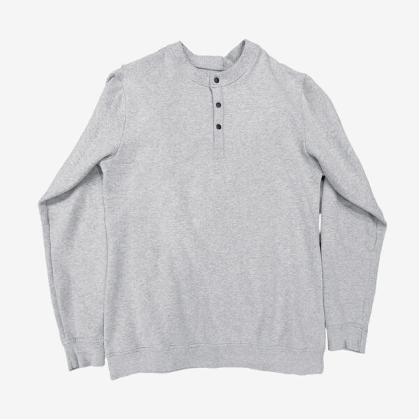 Men’s-Adaptive-Open-Back-Fleece-Sweatshirt-04 Men’s Adaptive Open-Back Fleece Sweatshirt - Wearly.in